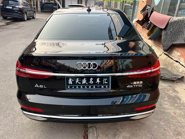 Фото 9 - Audi A6L