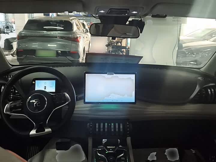 Фото 10 - BYD Yuan Plus