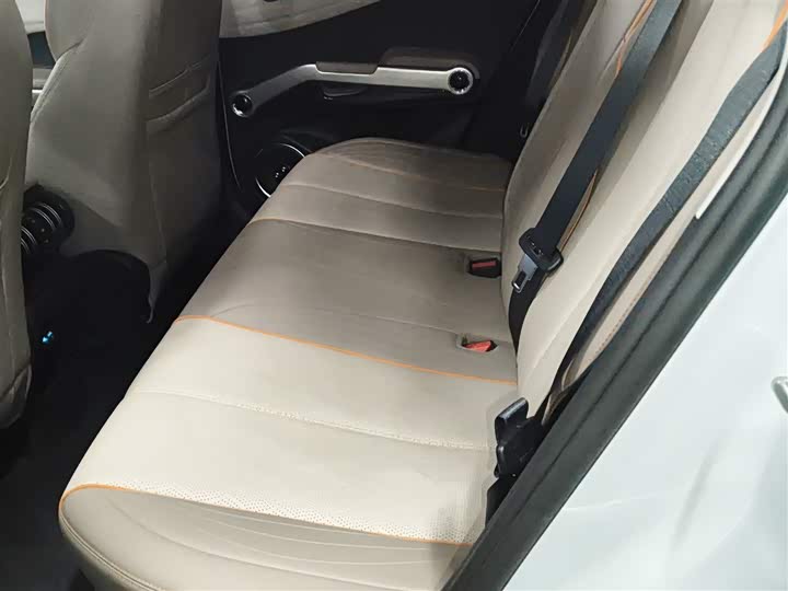 Фото 17 - BYD Yuan Plus