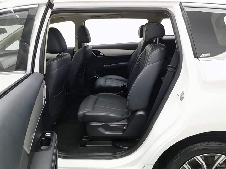 Фото 15 - BYD Song Max