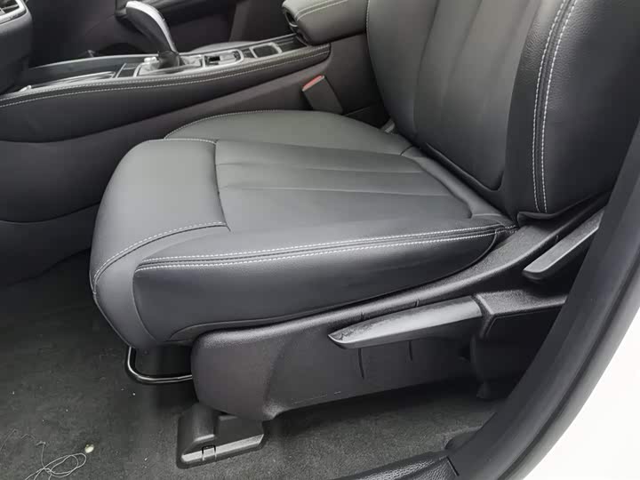 Фото 20 - BYD Song Max