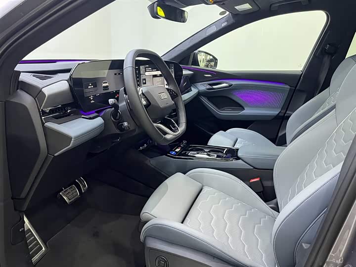 Фото 17 - Audi Q6L e-tron