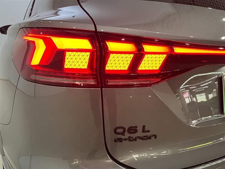 Фото 7 - Audi Q6L e-tron