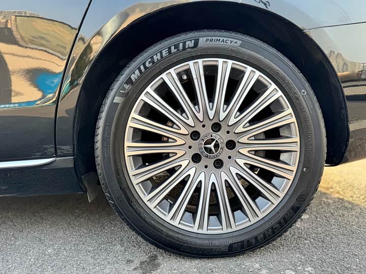 Фото 16 - Mercedes-Benz E-Class