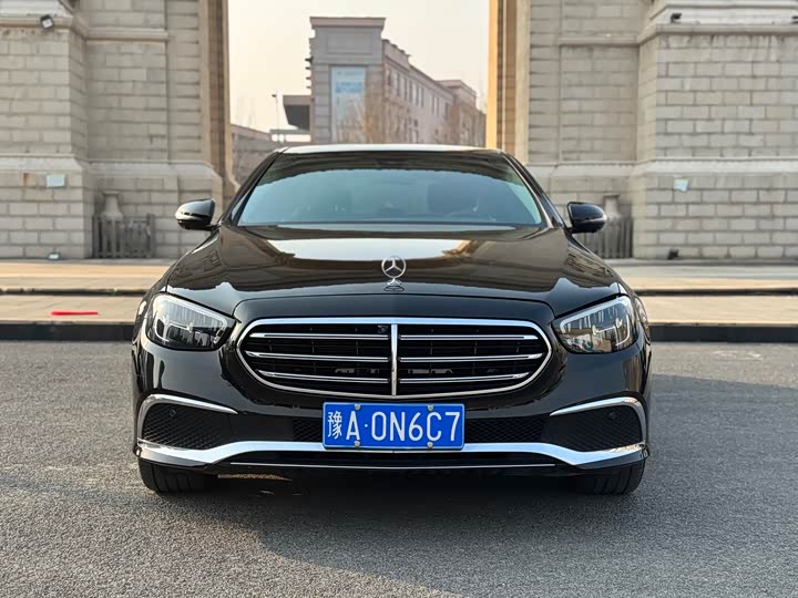 Фото 2 - Mercedes-Benz E-Class