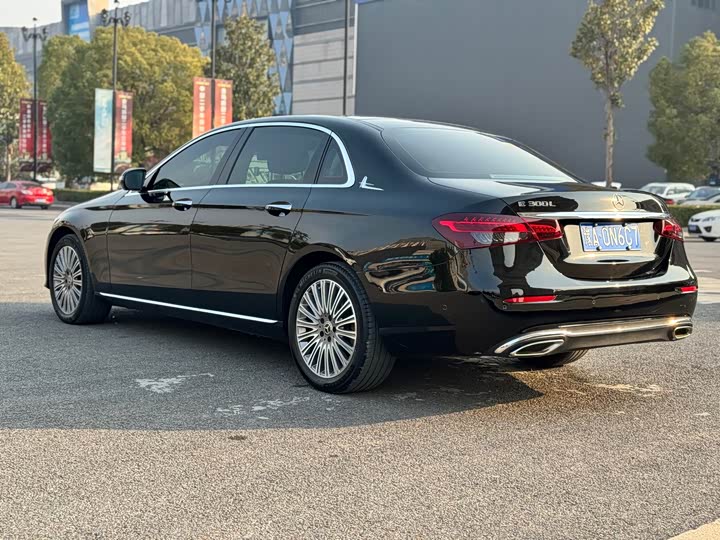 Фото 6 - Mercedes-Benz E-Class