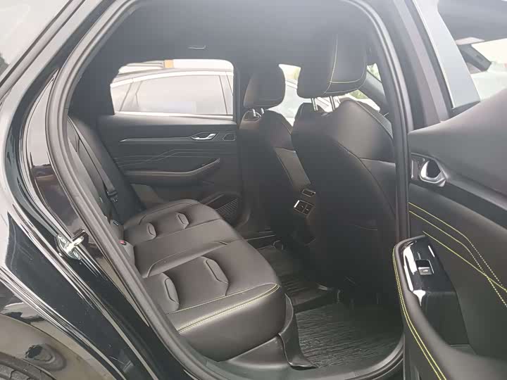 Фото 10 - Geely Preface