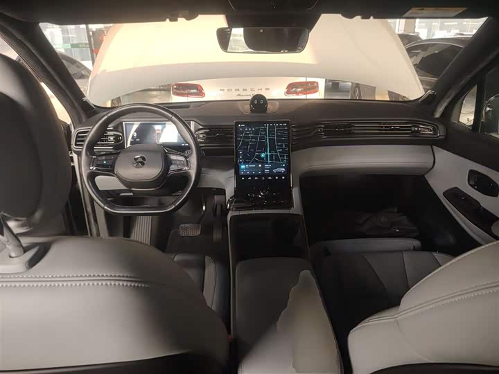 Фото 10 - Nio ES8