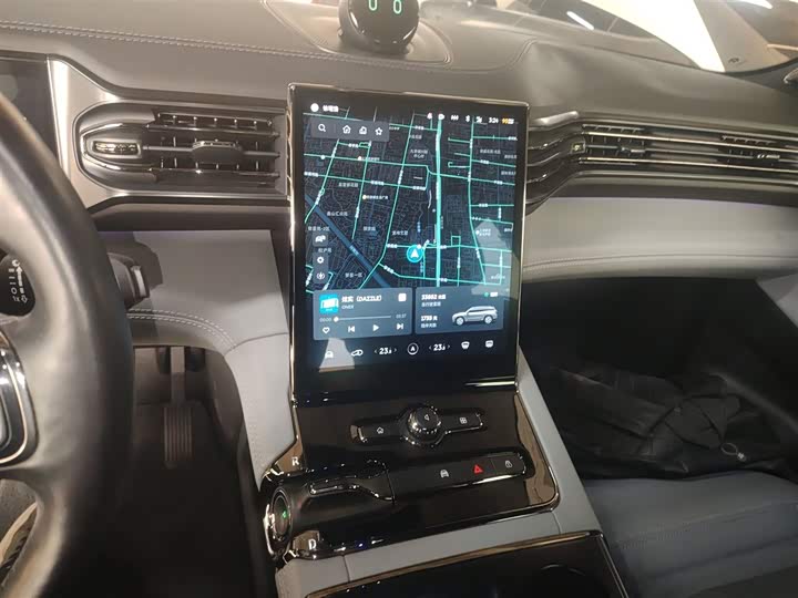 Фото 13 - Nio ES8