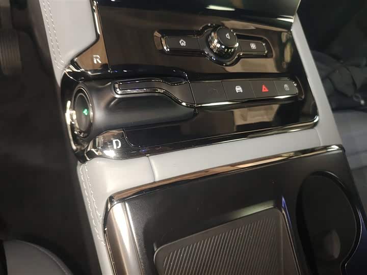 Фото 14 - Nio ES8