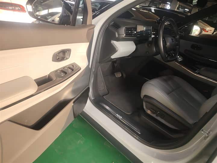 Фото 16 - Nio ES8