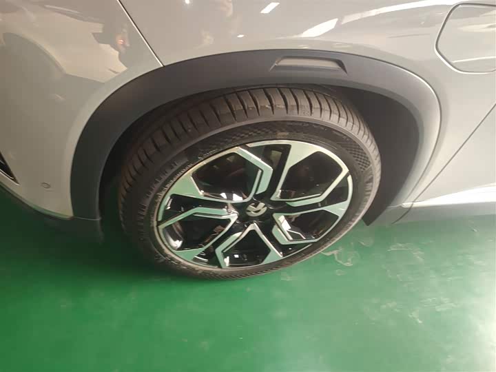 Фото 23 - Nio ES8