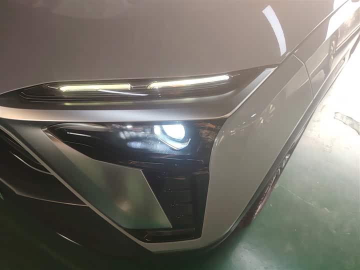 Фото 24 - Nio ES8