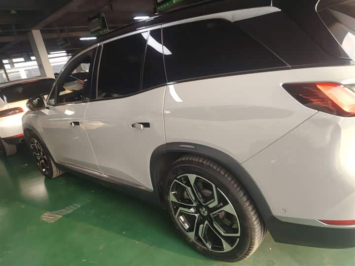 Фото 5 - Nio ES8