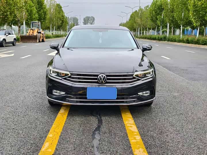 Фото 2 - Volkswagen Magotan