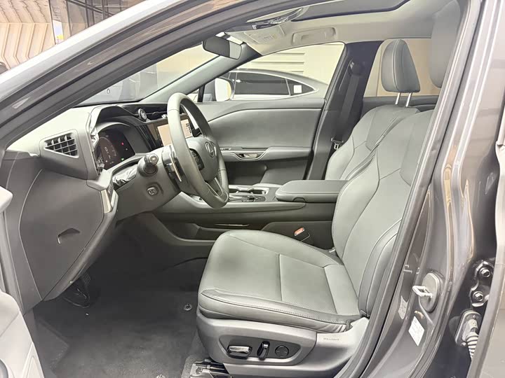 Фото 5 - Lexus RZ