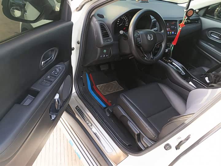 Фото 14 - Honda Vezel