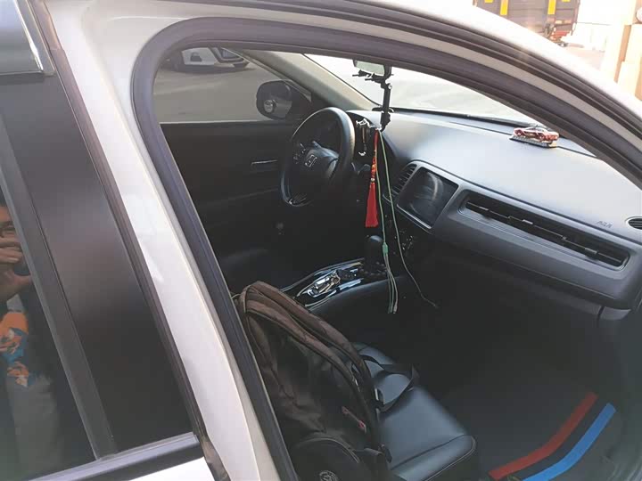 Фото 20 - Honda Vezel