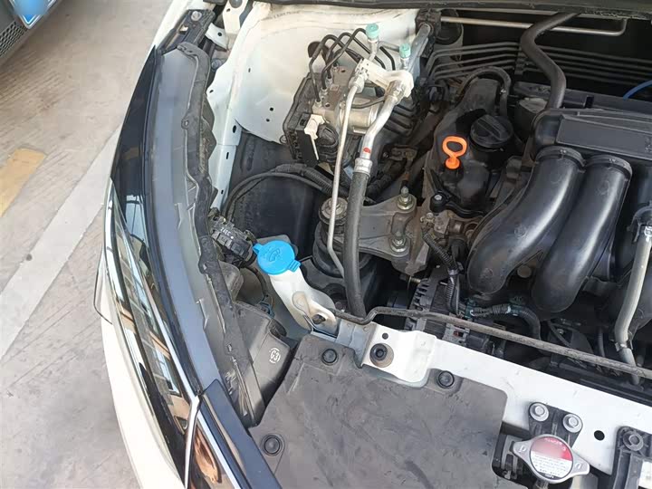 Фото 21 - Honda Vezel