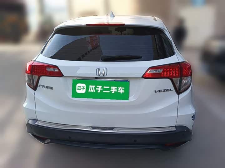 Фото 28 - Honda Vezel