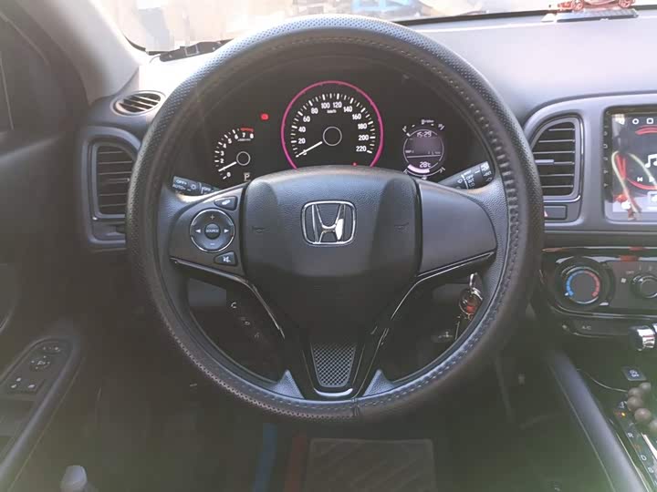Фото 3 - Honda Vezel