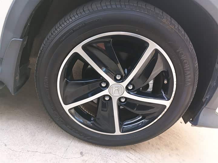 Фото 31 - Honda Vezel