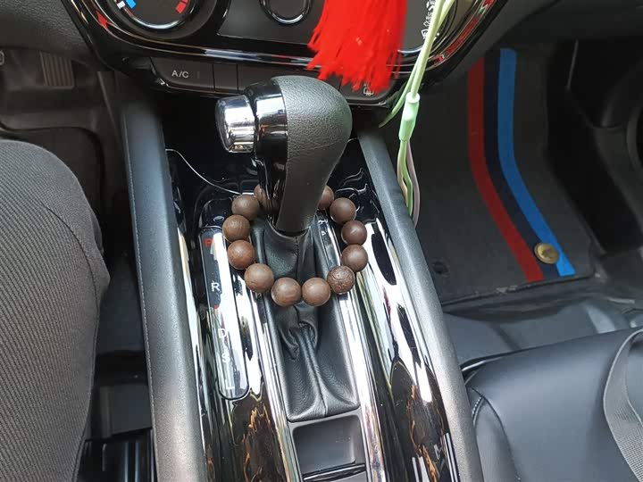 Фото 7 - Honda Vezel