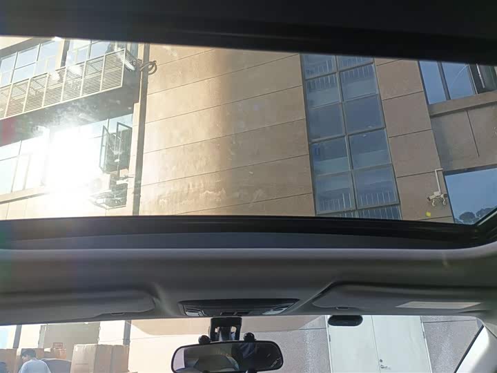 Фото 9 - Honda Vezel