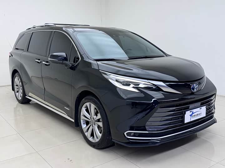 Фото 2 - Toyota Sienna