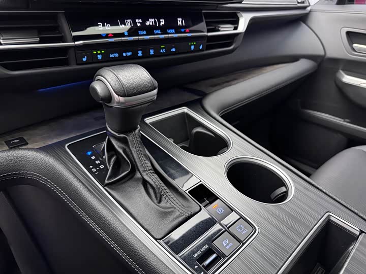 Фото 5 - Toyota Sienna