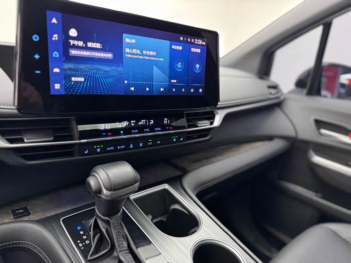 Фото 7 - Toyota Sienna