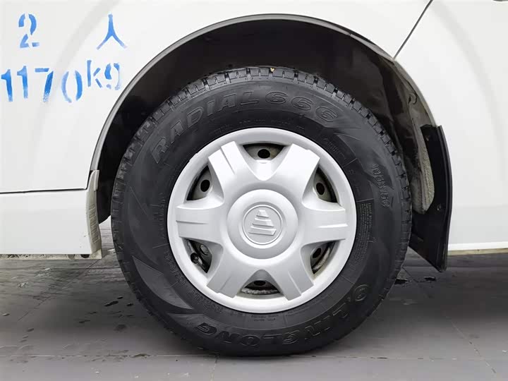 Фото 17 - Foton G7