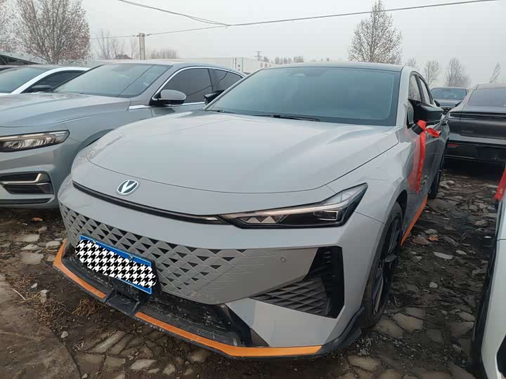 Фото 1 - Changan UNI-V