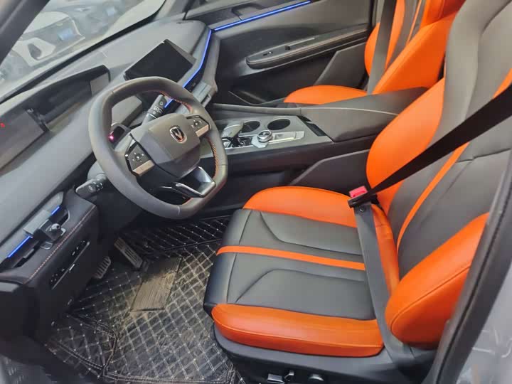 Фото 4 - Changan UNI-V