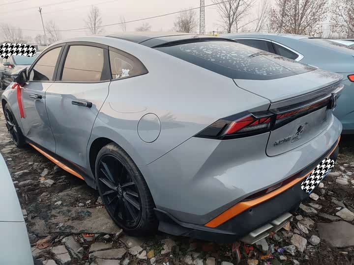 Фото 9 - Changan UNI-V