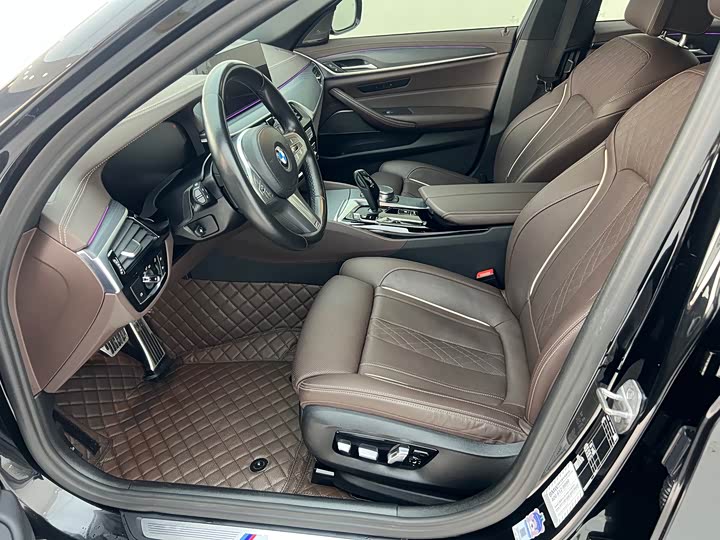 Фото 3 - BMW 5 Series