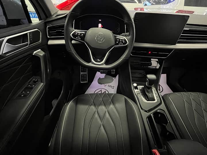 Фото 6 - Volkswagen Tiguan L Pro