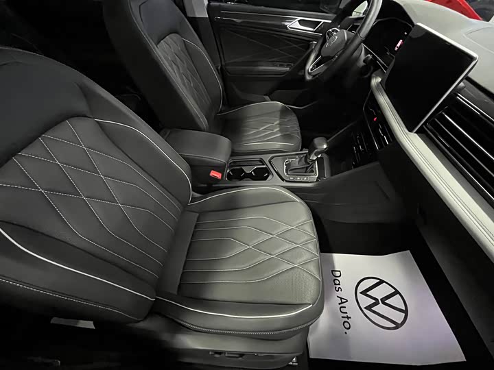 Фото 8 - Volkswagen Tiguan L Pro