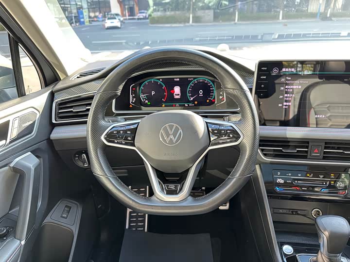 Фото 10 - Volkswagen Tiguan L Pro