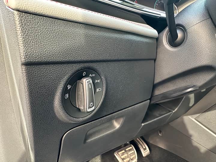 Фото 28 - Volkswagen Tiguan L Pro