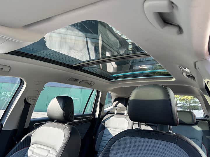 Фото 29 - Volkswagen Tiguan L Pro