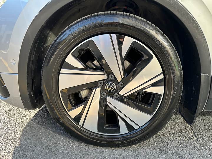 Фото 5 - Volkswagen Tiguan L Pro