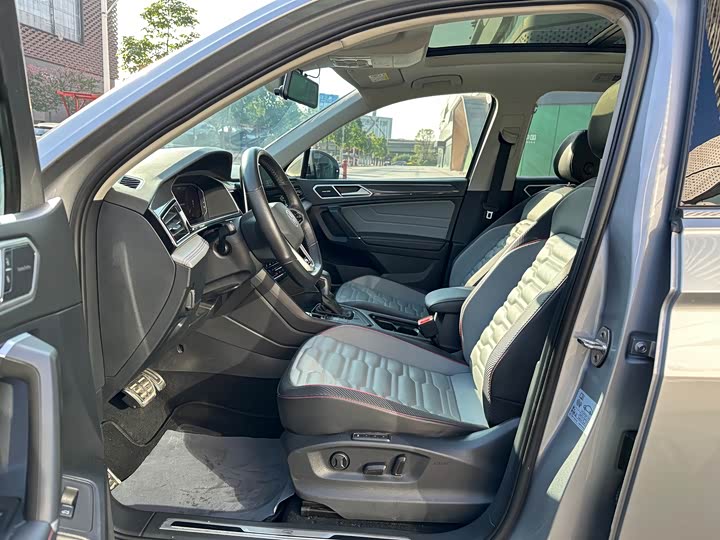 Фото 7 - Volkswagen Tiguan L Pro