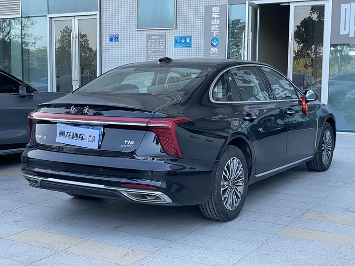 Фото 8 - Hongqi H5