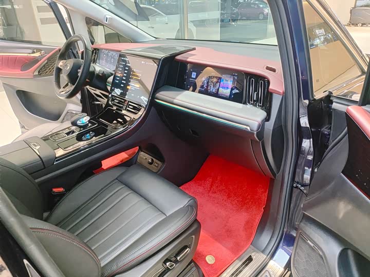 Фото 10 - GAC Trumpchi E9