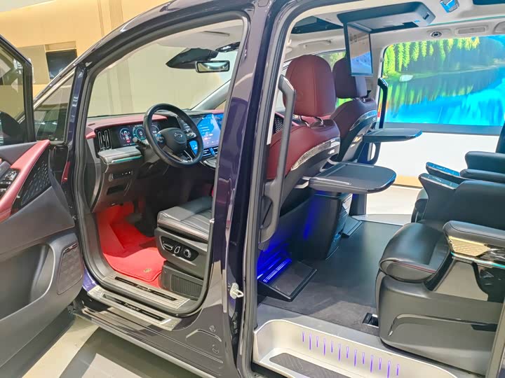 Фото 14 - GAC Trumpchi E9