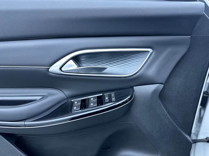 Фото 14 - Changan X7 Plus