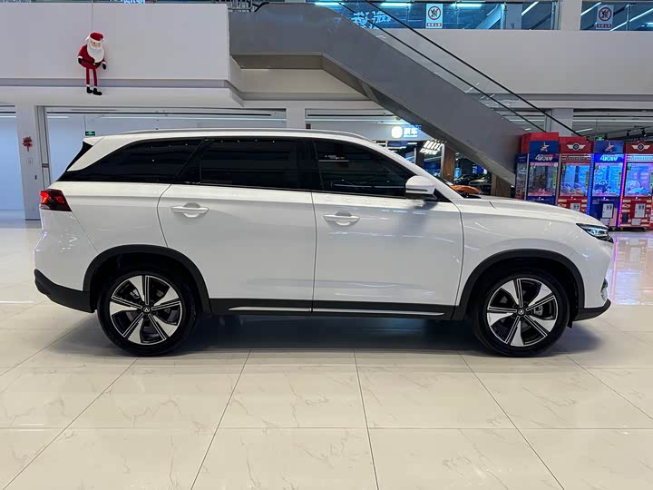 Фото 9 - Changan X7 Plus