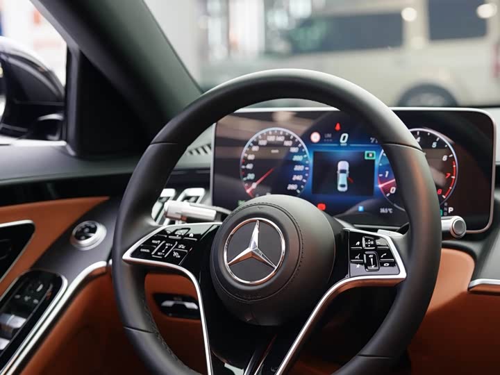 Фото 12 - Mercedes-Benz S-Class