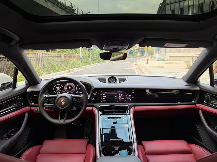 Фото 14 - Porsche Panamera